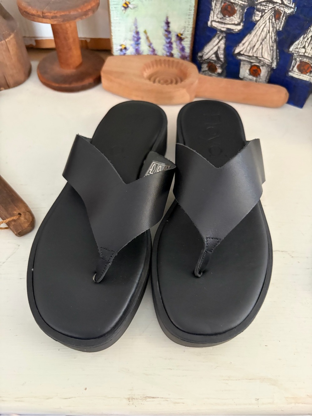 Floyd Women’s Black Leather Sandals - Sleek Casual Comfort NWOT